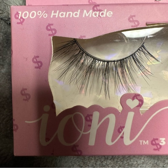 NEW Ioni lashes - Picture 3 of 5